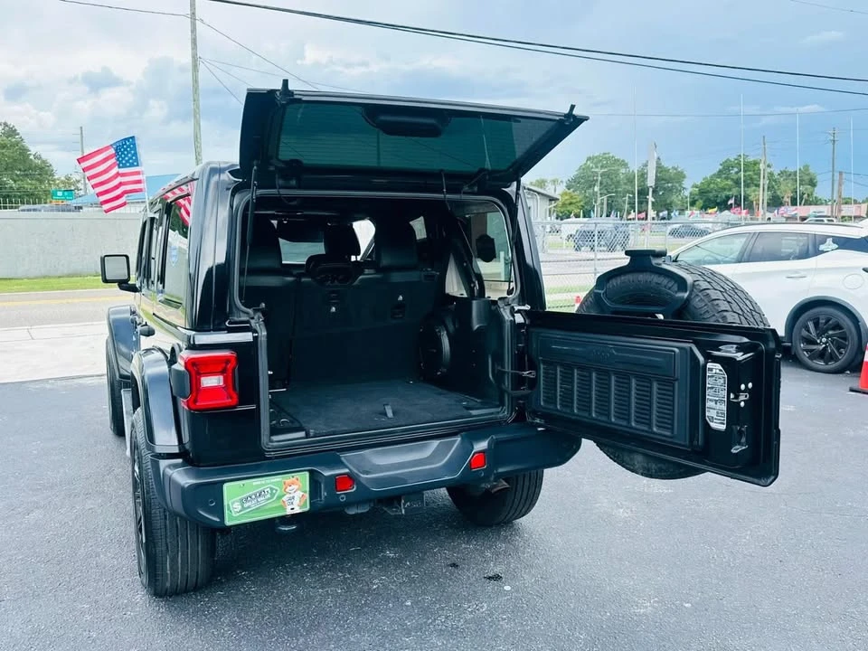 2019 Jeep JL Wrangler - Image 9 of 17