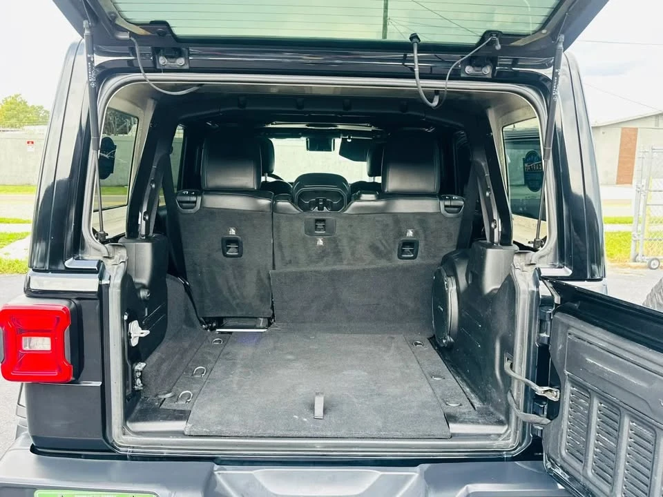 2019 Jeep JL Wrangler - Image 16 of 17