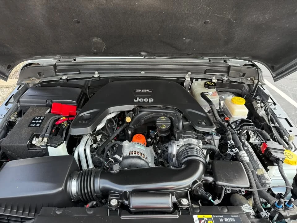 2019 Jeep JL Wrangler - Image 19 of 20