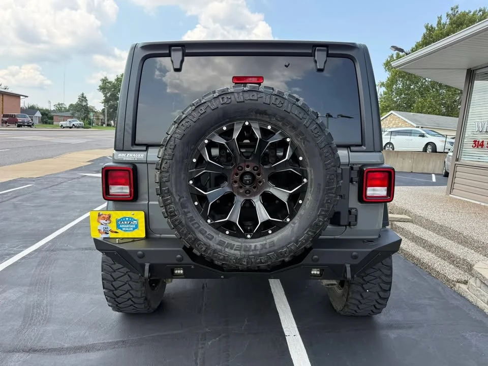 2019 Jeep JL Wrangler - Image 5 of 20