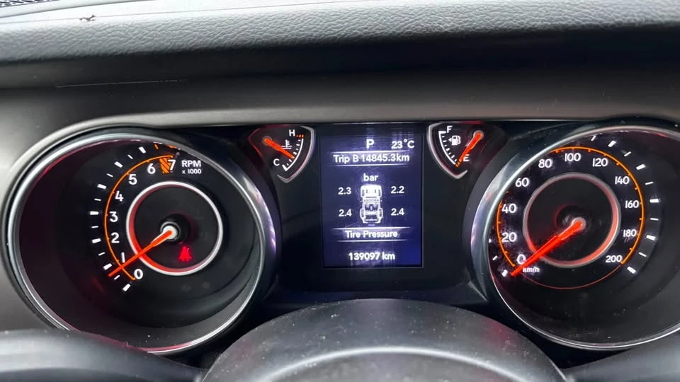 2019 Jeep JL Wrangler - Image 14 of 19
