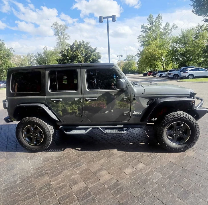 2019 Jeep Wagoneer - Image 8 of 17