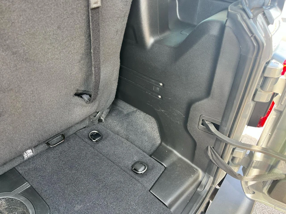 2019 Jeep JL Wrangler - Image 29 of 31