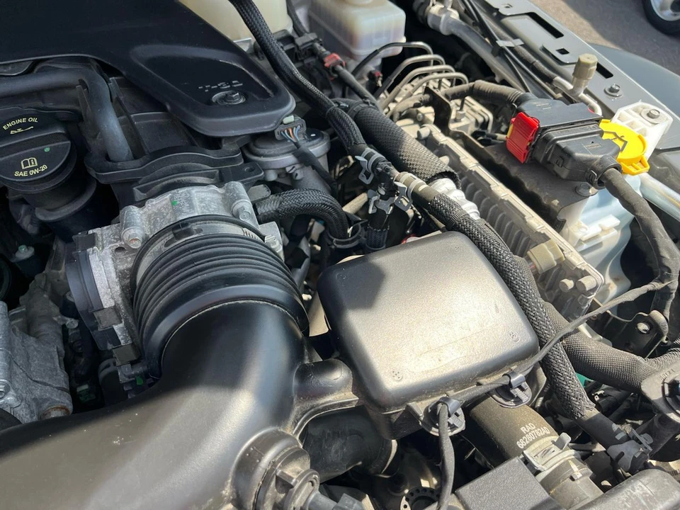 2019 Jeep JL Wrangler - Image 17 of 31