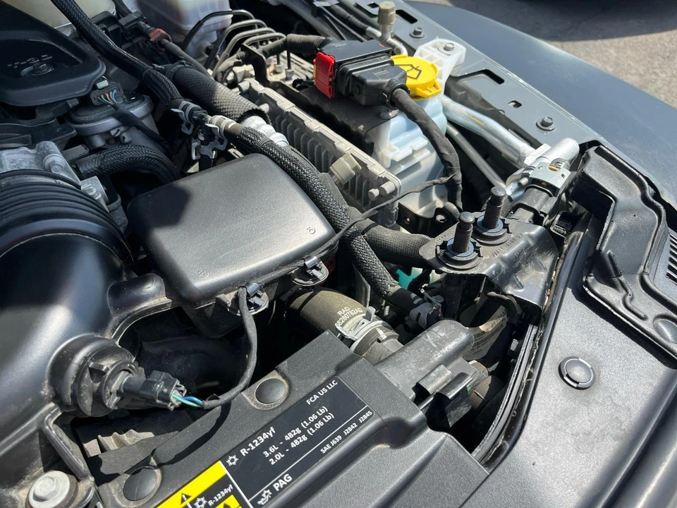 2019 Jeep JL Wrangler - Image 18 of 31
