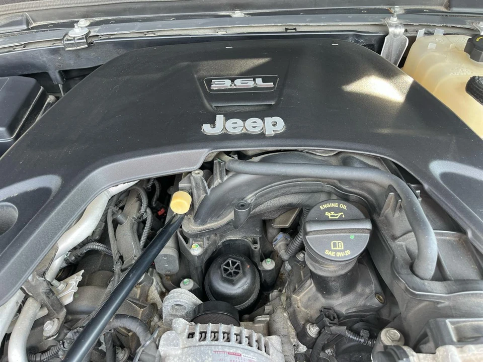 2019 Jeep JL Wrangler - Image 15 of 31