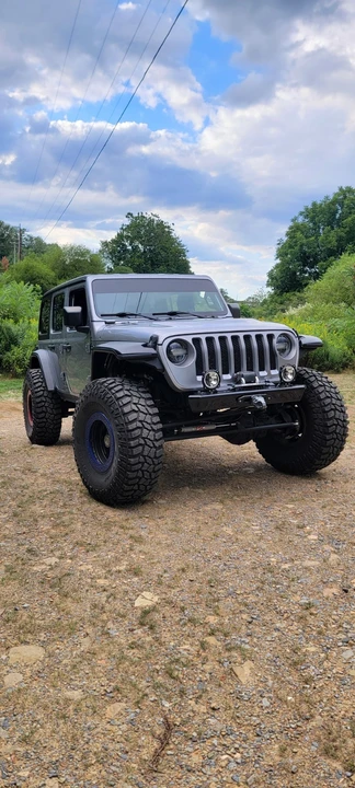 2019 Jeep JL Wrangler - Image 5 of 17