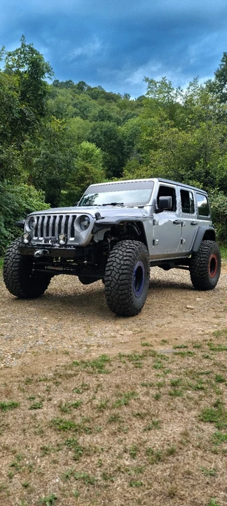 2019 Jeep JL Wrangler - Image 3 of 17