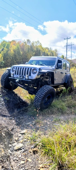 2019 Jeep JL Wrangler - Image 2 of 17