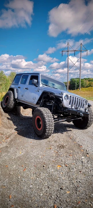 2019 Jeep JL Wrangler - Image 16 of 17
