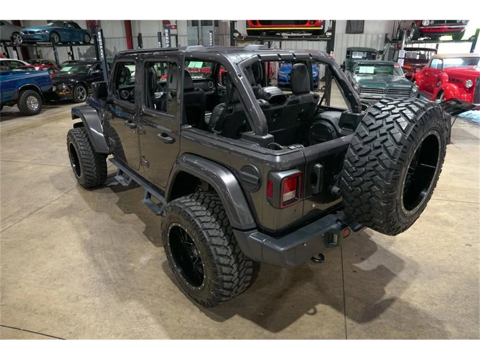 2019 Jeep JL Wrangler - Image 16 of 31