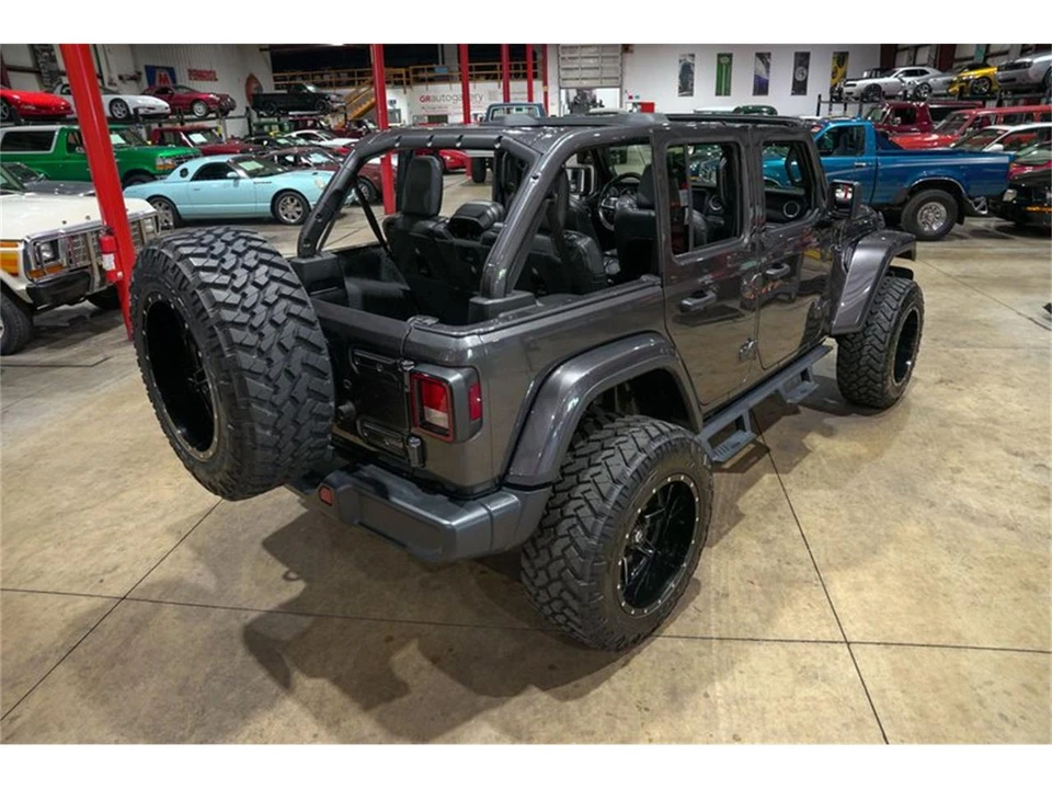 2019 Jeep JL Wrangler - Image 17 of 31