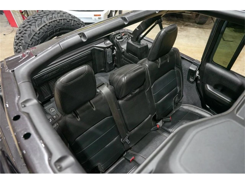 2019 Jeep JL Wrangler - Image 18 of 31