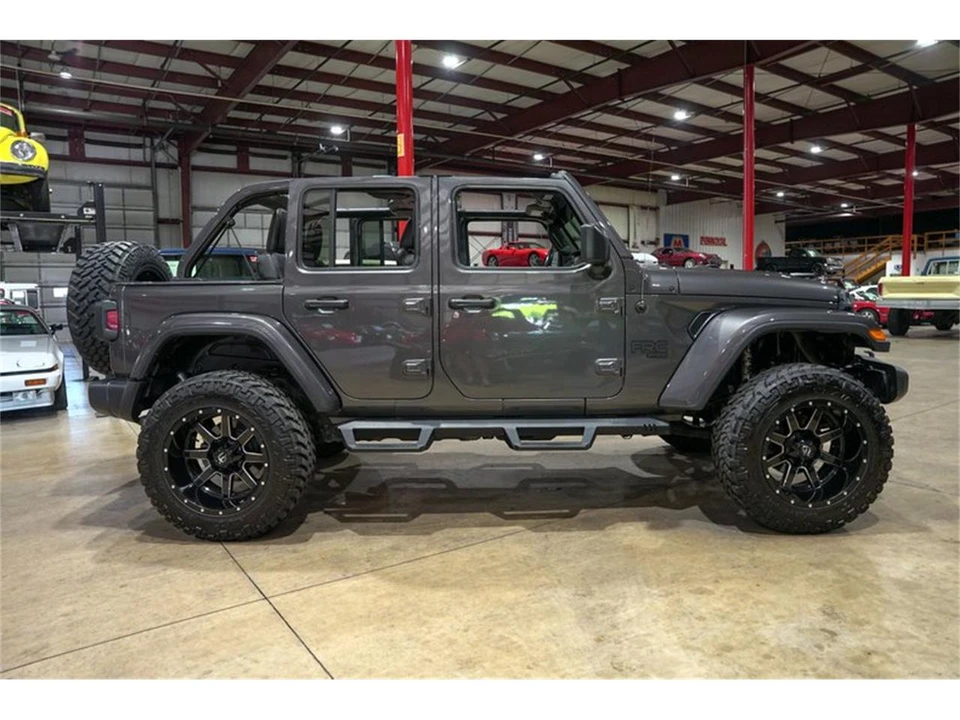 2019 Jeep JL Wrangler - Image 10 of 31