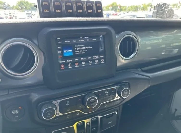 2019 Jeep JL Wrangler - Image 8 of 12