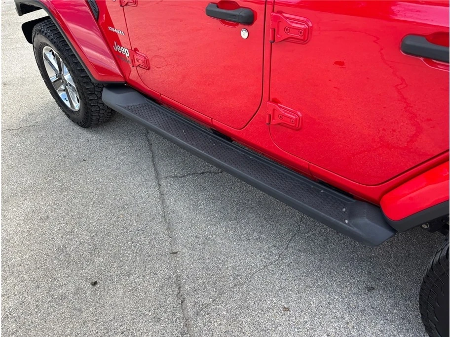2019 Jeep JL Wrangler - Image 15 of 21