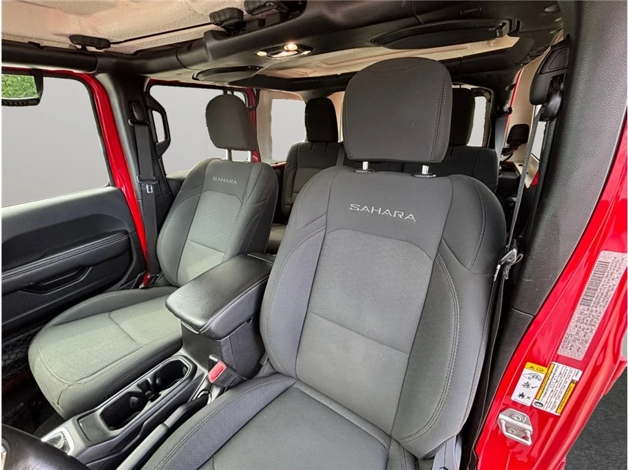 2019 Jeep JL Wrangler - Image 17 of 21