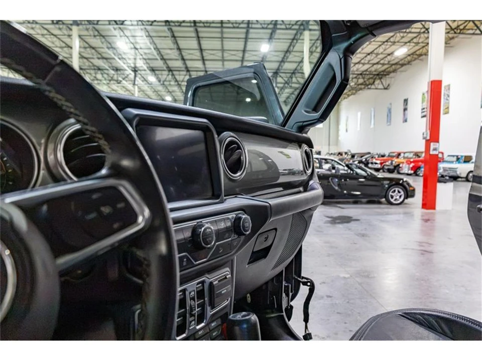 2019 Jeep JL Wrangler - Image 14 of 31