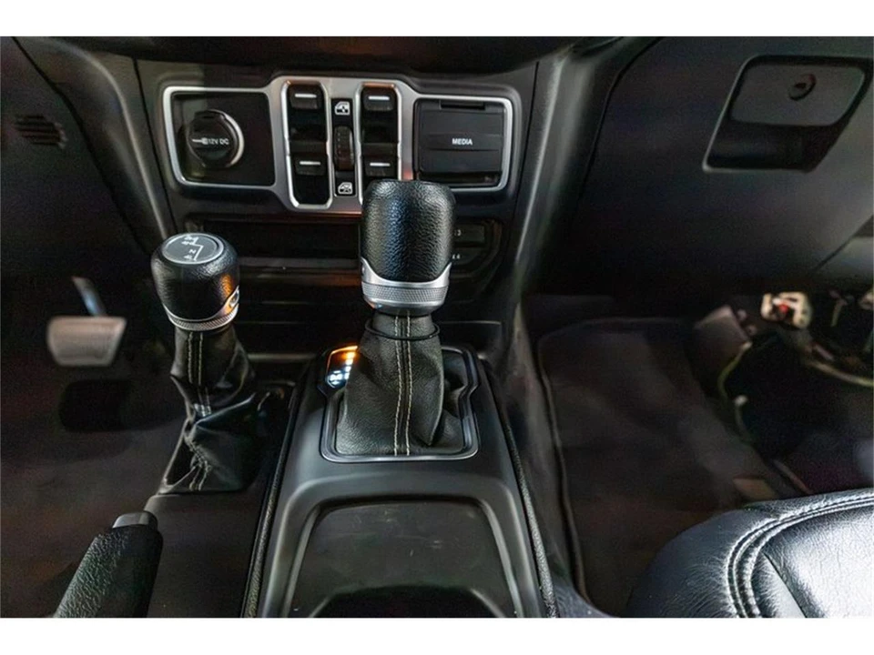 2019 Jeep JL Wrangler - Image 15 of 31