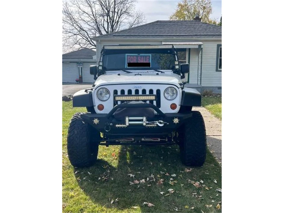 2019 Jeep JL Wrangler - Image 2 of 7