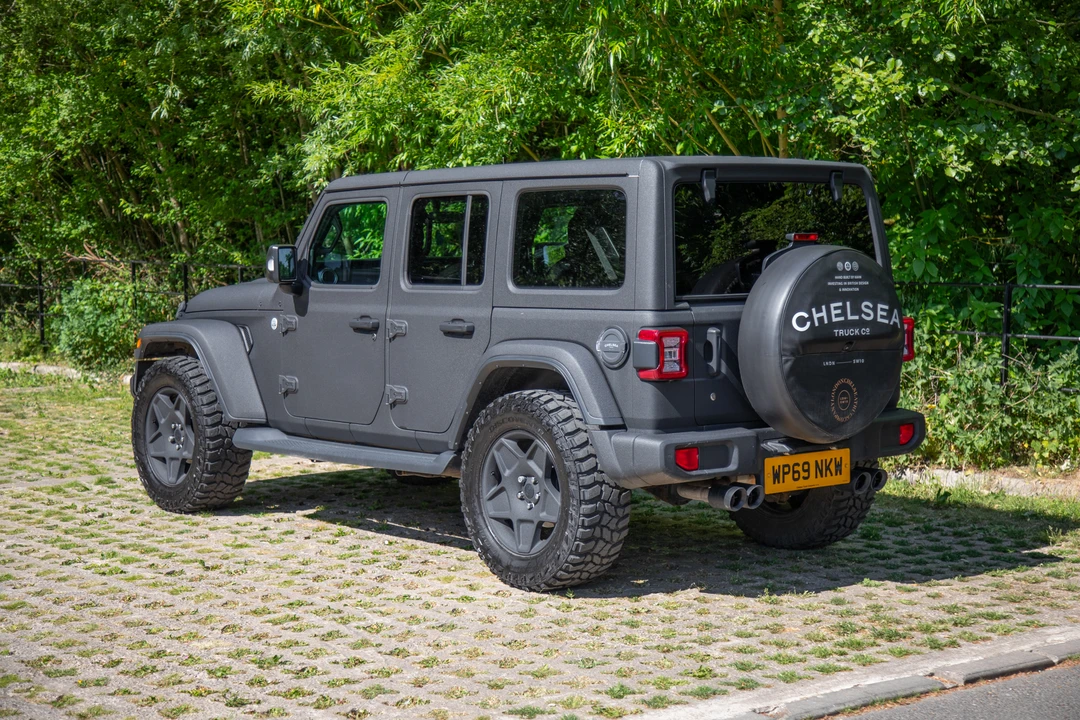 2019 Jeep JL Wrangler - Image 11 of 31