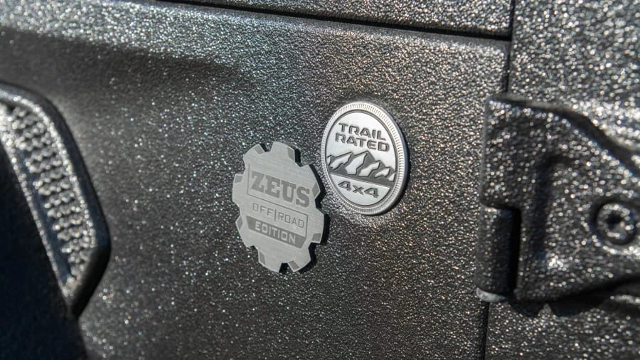 2019 Jeep JL Wrangler - Image 19 of 31