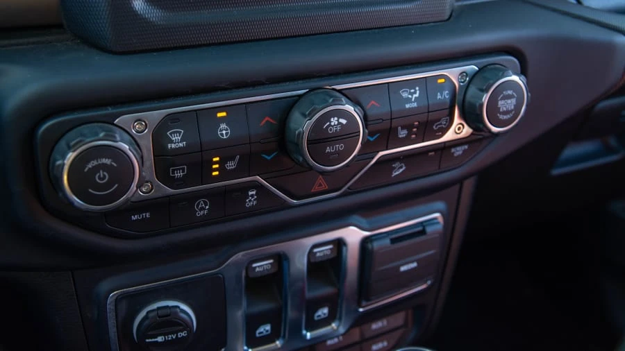 2019 Jeep JL Wrangler - Image 31 of 31