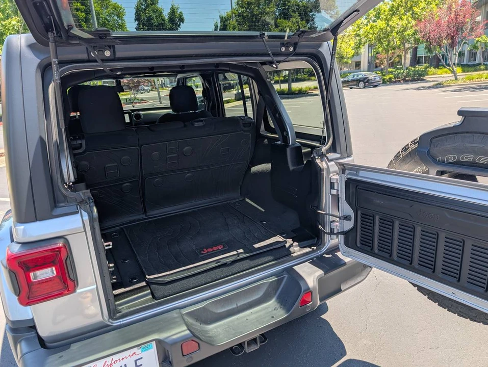 2019 Jeep JL Wrangler - Image 5 of 8