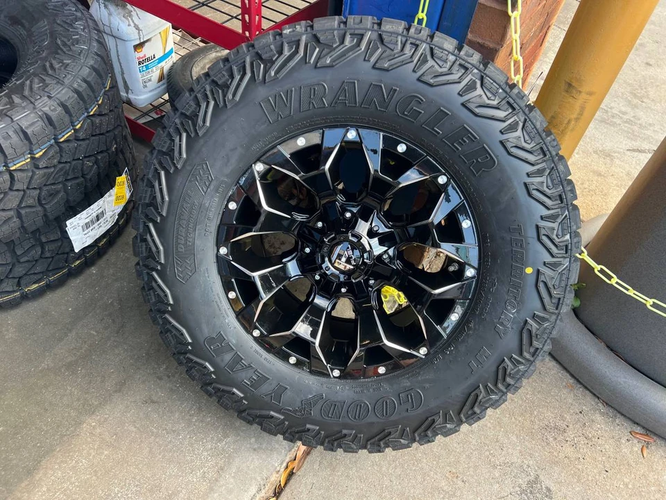2019 Jeep JL Wrangler - Image 15 of 19