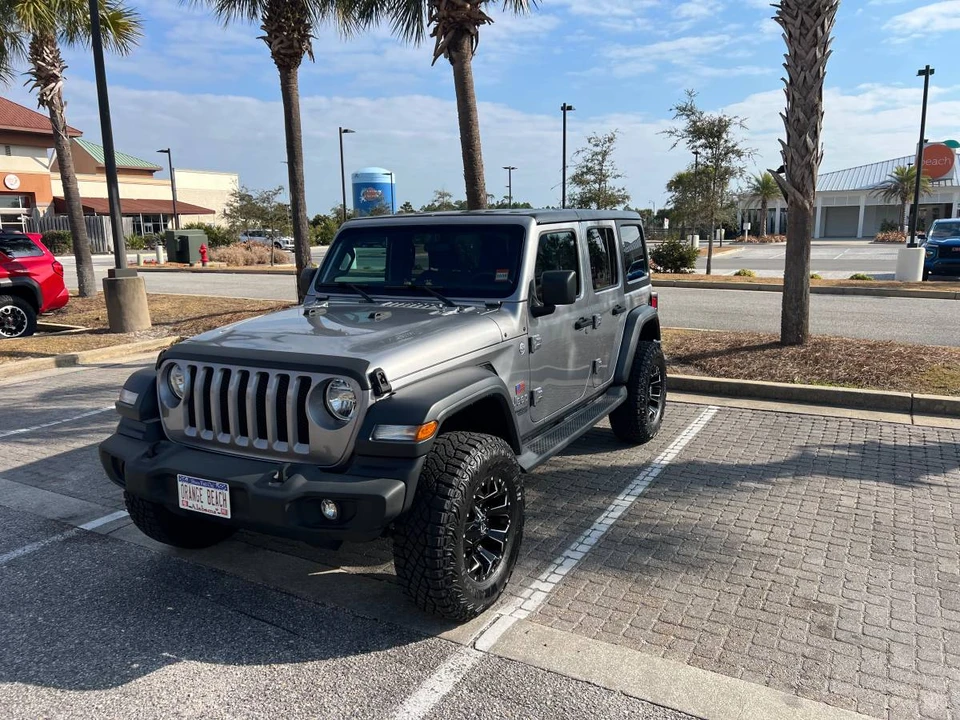 2019 Jeep JL Wrangler - Image 10 of 19