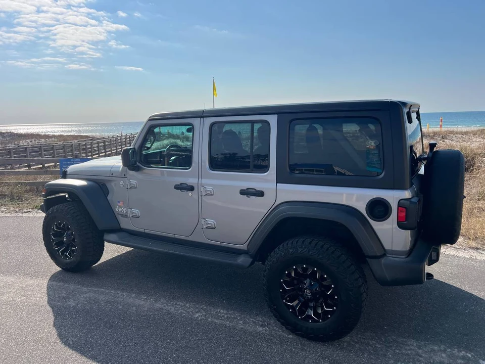 2019 Jeep JL Wrangler - Image 11 of 19