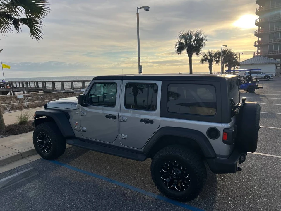 2019 Jeep JL Wrangler - Image 9 of 19