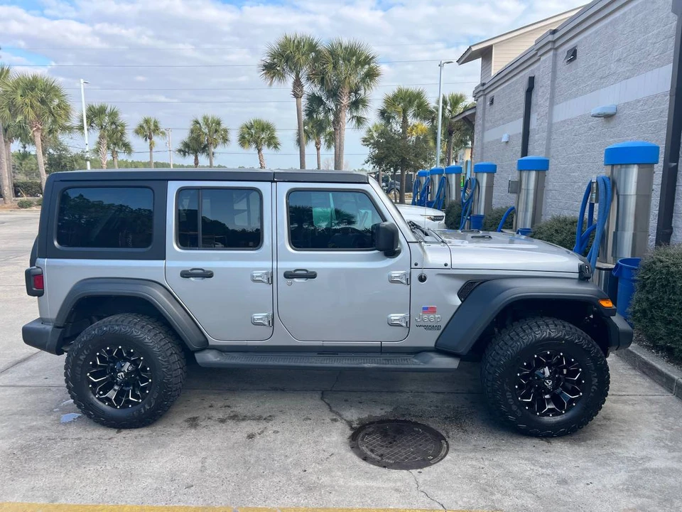 2019 Jeep JL Wrangler - Image 13 of 19