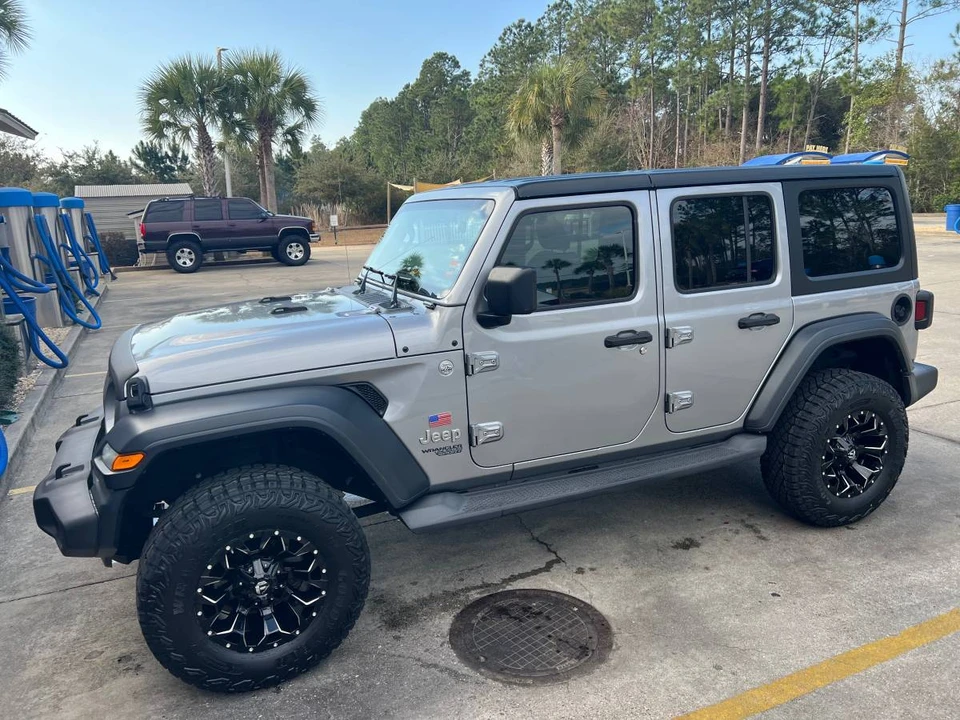 2019 Jeep JL Wrangler - Image 12 of 19