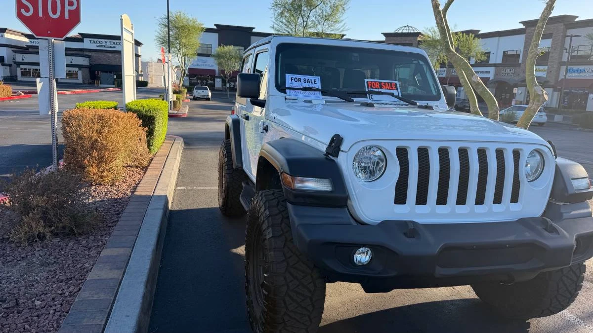 2019 Jeep JL Wrangler - Image 2 of 8
