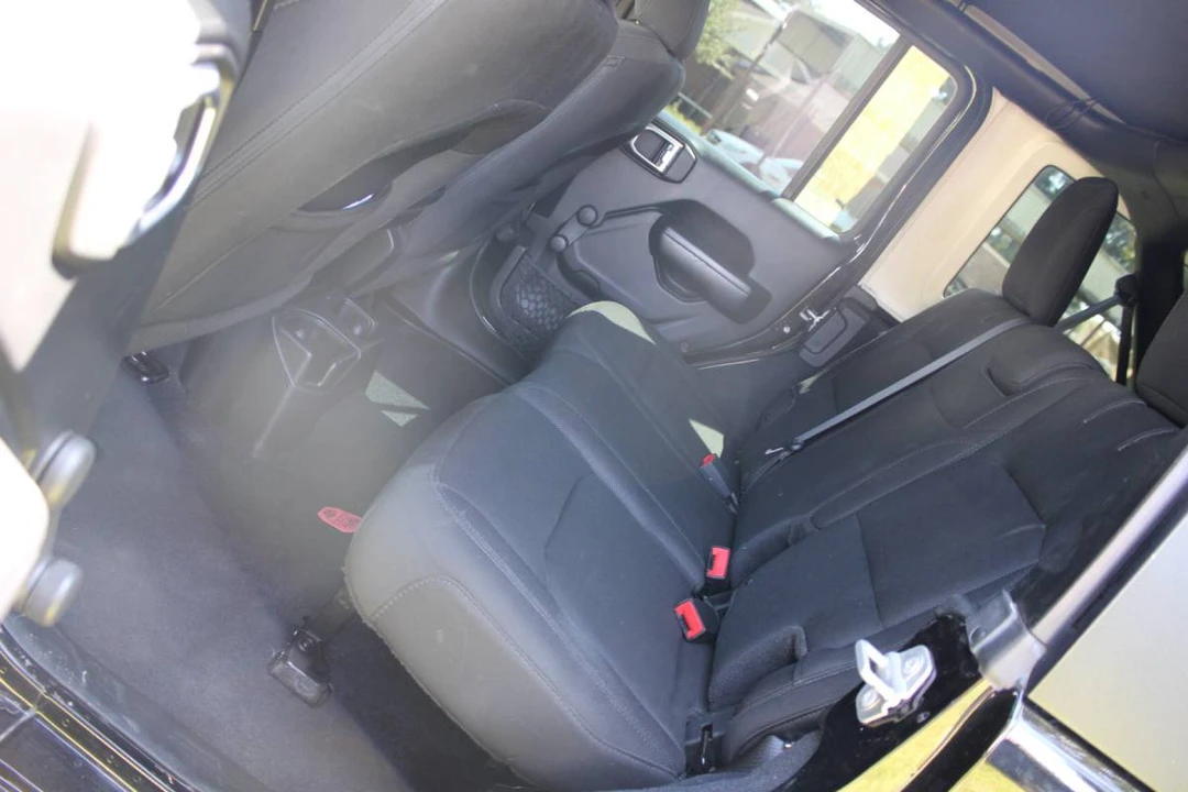 2019 Jeep JL Wrangler - Image 9 of 12