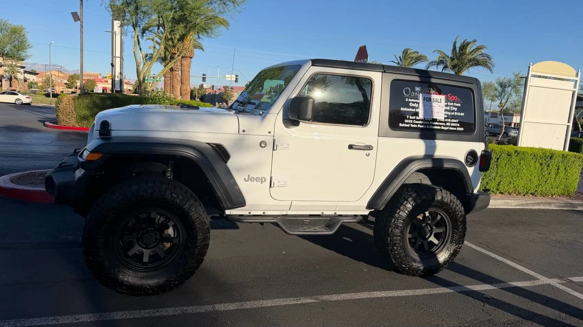 2019 Jeep JL Wrangler - Image 3 of 8