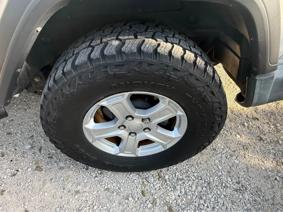 2019 Jeep JL Wrangler - Image 4 of 11