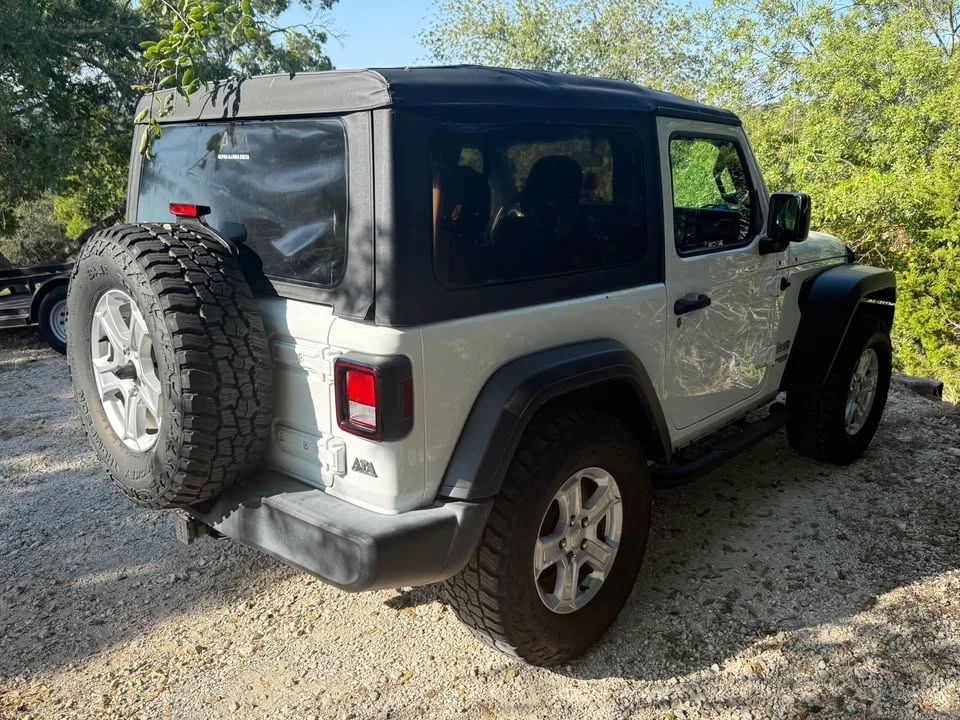 2019 Jeep JL Wrangler - Image 10 of 11