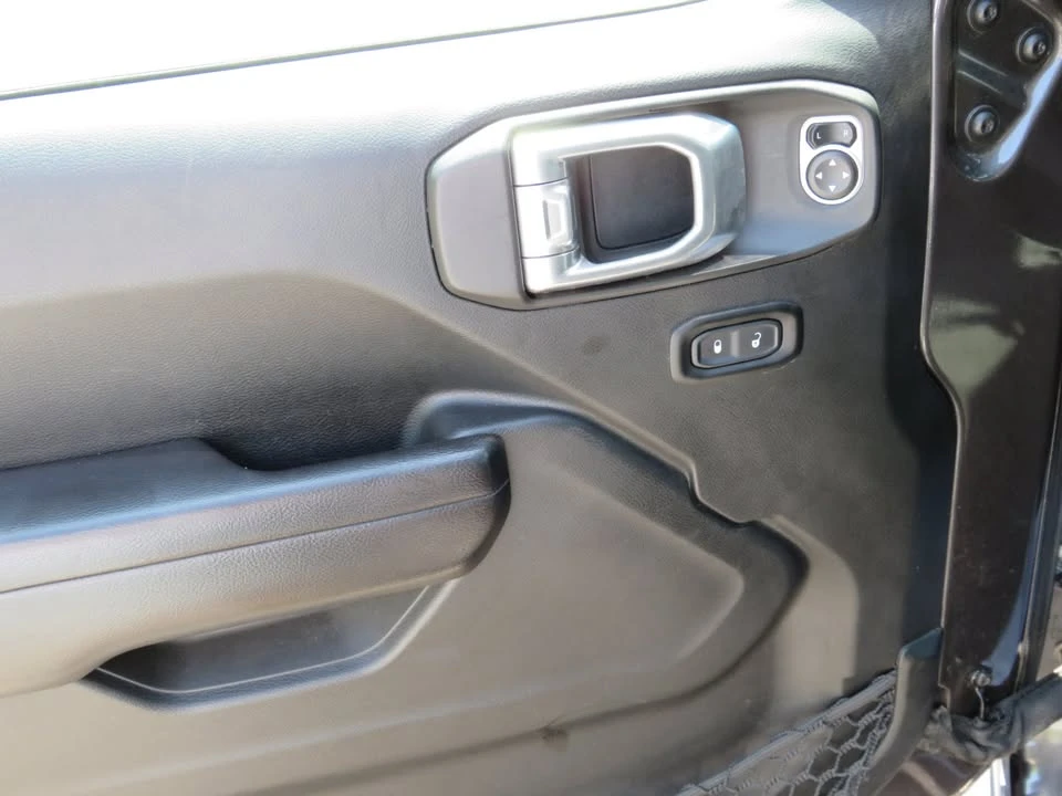 2019 Jeep JL Wrangler - Image 17 of 20