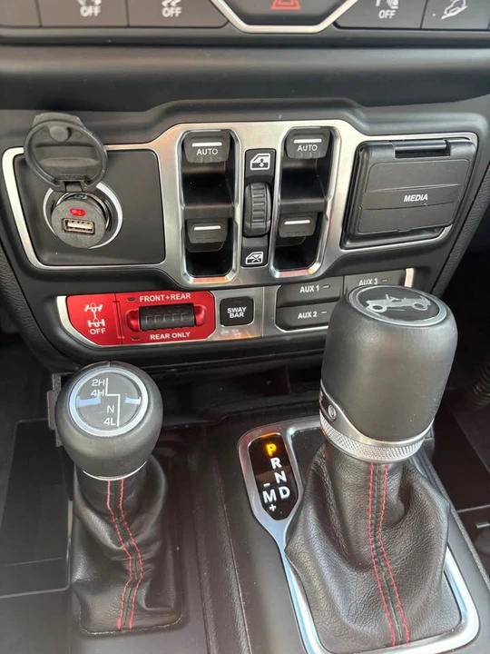 2019 Jeep JL Wrangler - Image 14 of 18
