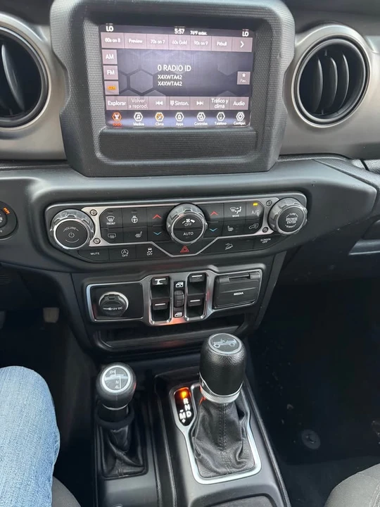 2019 Jeep JL Wrangler - Image 11 of 20