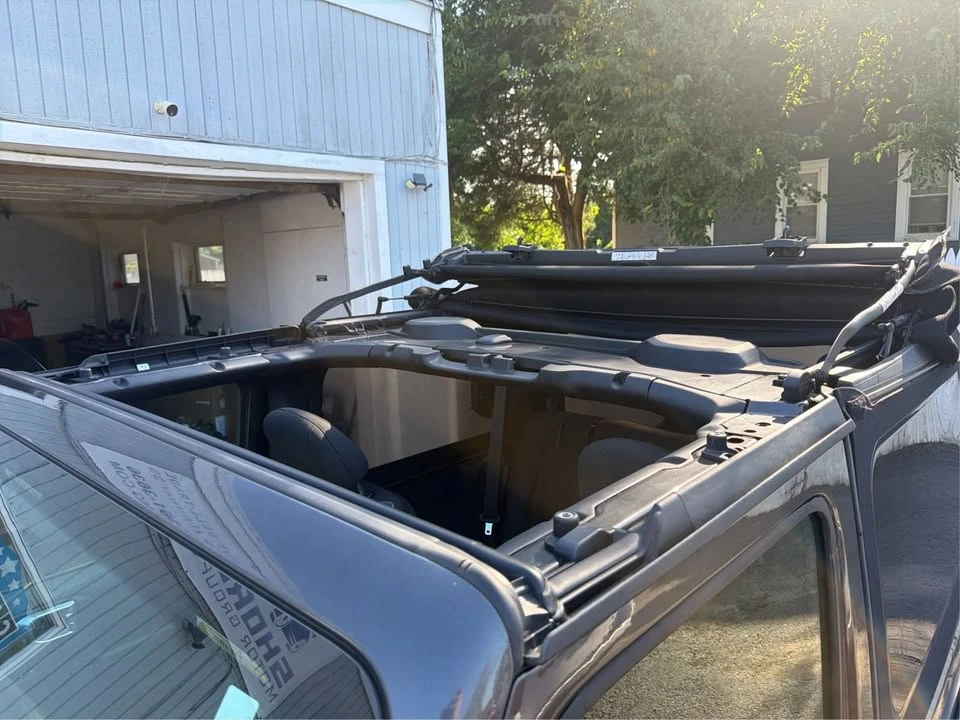 2019 Jeep JL Wrangler - Image 14 of 20