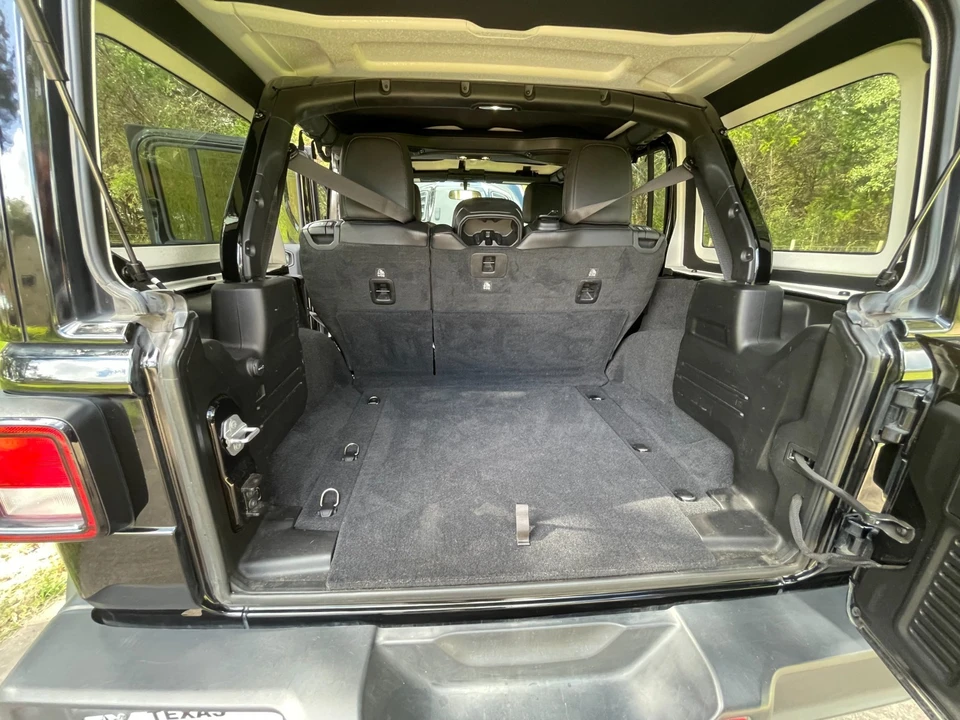 2019 Jeep JL Wrangler - Image 20 of 31