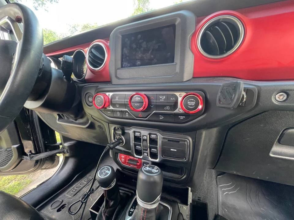 2019 Jeep JL Wrangler - Image 13 of 31