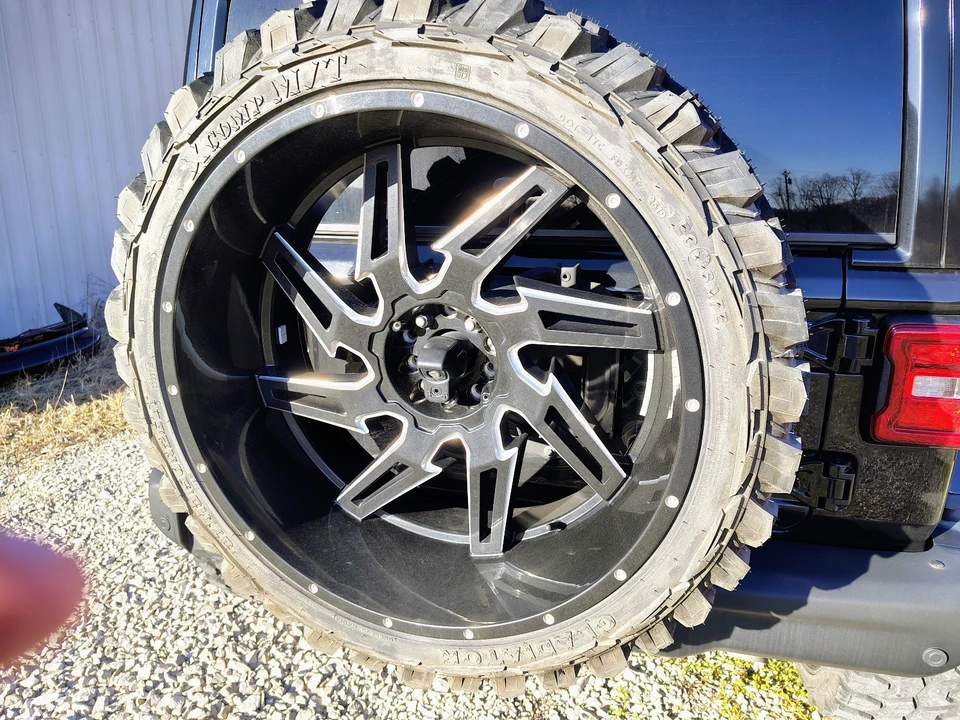 2019 Jeep JL Wrangler - Image 9 of 21