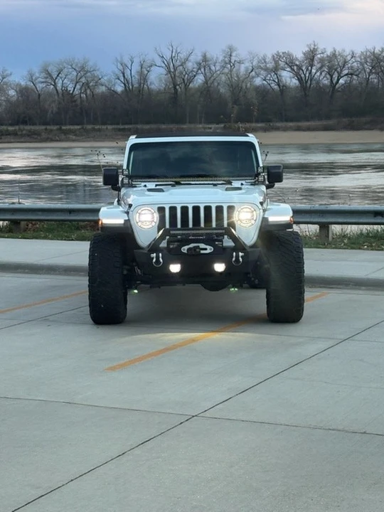 2019 Jeep JL Wrangler - Image 6 of 15