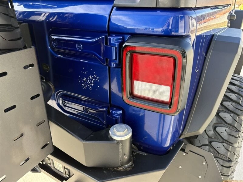 2019 Jeep JL Wrangler - Image 26 of 31