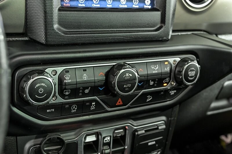2019 Jeep JL Wrangler - Image 25 of 28