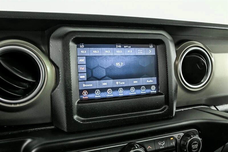 2019 Jeep JL Wrangler - Image 23 of 28